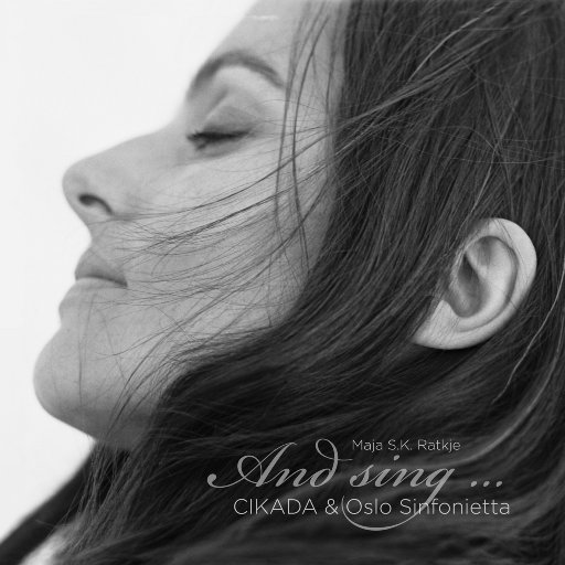 美女张开腿露出逼
